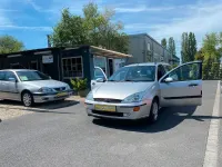 Gebraucht Ford Focus 101 PS (74 kW) 2000 Grau Limousine