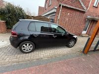 Usado VW Golf VII 105 HP (77 kW) 2012 Preto Sedan