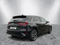 Neu Kia Ceed Platinum 140 PS (102 kW) 2025 Schwarz Kleinwagen