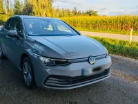Gebraucht VW Golf VIII Life 131 PS (96 kW) 2022 Grau Limousine