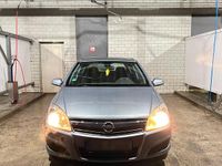 Gebraucht Opel Astra 115 PS (84 kW) 2007 Silber Kleinwagen