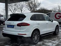 Second-hand Porsche Cayenne Platinum Edition 285 CP (209 kW) 2016 Alb SUV