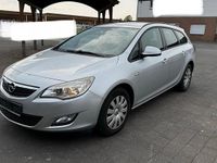 Gebraucht Opel Astra 140 PS (102 kW) 2012 Silber Kombi