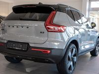 Neu Volvo XC40 Plus 163 PS (119 kW) 2026 Grau SUV