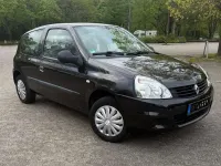 Używany Renault Clio II Campus 58 KM (42 kW) 2011 Czarny Sedan/Limuzyna
