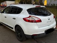 Gebraucht Renault Mégane 110 PS (80 kW) 2011 Weiß Limousine