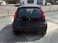 Gebraucht Peugeot 107 68 PS (50 kW) 2011 Schwarz Kleinwagen