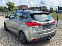 Gebraucht Kia Carens Edition 7 116 PS (85 kW) 2014 Silber Van / Kleinbus