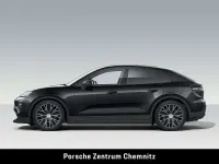 Neu Porsche Macan 4 Electric 300 kW (408 PS) 2026 Schwarz SUV