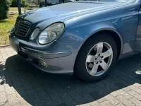 Gebraucht Mercedes E200 Elegance 163 PS (119 kW) 2003 Blau Limousine
