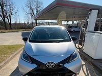 Gebraucht Toyota Aygo 69 PS (50 kW) 2018 Silber Kleinwagen