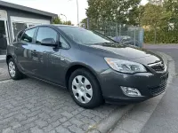 Gebraucht Opel Astra Edition 140 PS (102 kW) 2011 Grau Limousine
