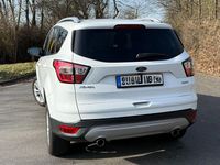 Gebraucht Ford Kuga Titanium 150 PS (110 kW) 2018 Weiß SUV
