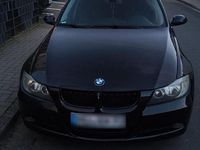 Gebraucht BMW 318 143 PS (105 kW) 2008 Schwarz Limousine