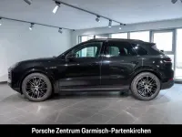 Gebraucht Porsche Cayenne 470 PS (345 kW) 2024 Chromitschwarzmetallic SUV