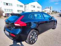 Gebraucht Volvo V40 Momentum 150 PS (110 kW) 2019 Schwarz Kombi