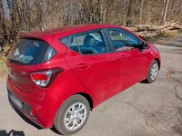 Gebraucht Hyundai i10 Trend 87 PS (63 kW) 2017 Rot Kleinwagen