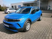 Gebraucht Opel Mokka Basis 101 PS (74 kW) 2022 Perl blau/voltaik blau (metallic) SUV