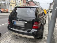 Gebraucht Mercedes ML320 224 PS (164 kW) 2007 Schwarz SUV