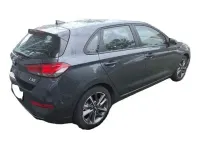 Gebraucht Hyundai i30 Trend 120 PS (88 kW) 2022 Silber / grau Limousine