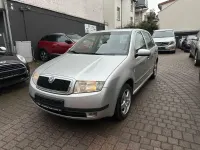 Używany Skoda Fabia 75 KM (55 kW) 2004 Srebrny Sedan/Limuzyna