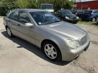 Gebraucht Mercedes C220 150 PS (110 kW) 2004 Cubanitsilber Limousine