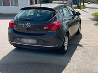 Gebraucht Opel Astra 116 PS (85 kW) 2015 Grau Limousine