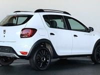 Gebraucht Dacia Sandero Celebration 90 PS (66 kW) 2017 Weiss/ arktisweiss / uni Kleinwagen