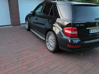 Gebraucht Mercedes ML350 231 PS (169 kW) 2010 Schwarz SUV