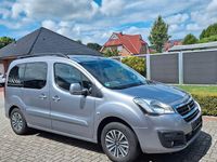 Gebraucht Peugeot TePee Active 99 PS (72 kW) 2015 Grau Van / Kleinbus