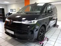 Gebraucht VW T7 Style 150 PS (110 kW) 2024 Schwarz Van