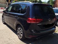 Gebraucht VW Touran Comfortline 150 PS (110 kW) 2021 Schwarz Van / Kleinbus