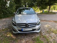 Gebraucht Mercedes B180 109 PS (80 kW) 2015 Silber Van / Kleinbus