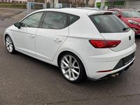 Używany Seat Leon FR 179 KM (131 kW) 2017 Biały Sedan/Limuzyna