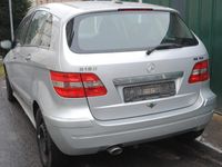 Gebraucht Mercedes B180 109 PS (80 kW) 2006 Silber Van / Kleinbus