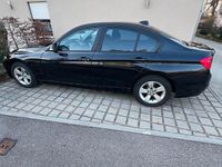 Gebraucht BMW 320 184 PS (135 kW) 2012 Schwarz Limousine