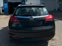 Gebraucht Opel Insignia 160 PS (117 kW) 2011 Schwarz Kombi