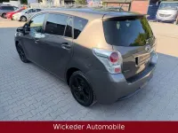 Gebraucht Toyota Verso Comfort 111 PS (81 kW) 2016 Grau Van / Kleinbus
