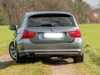 Gebraucht BMW 330 Performance 245 PS (180 kW) 2011 Grau Kombi