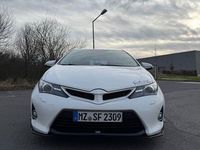 Gebraucht Toyota Auris Life+ 132 PS (97 kW) 2014 Weiß Limousine