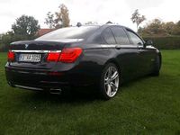 Gebraucht BMW 740 306 PS (225 kW) 2012 Blau Limousine