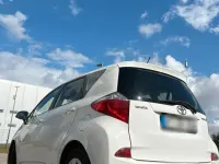 Gebraucht Toyota Verso-S 99 PS (72 kW) 2013 Weiß Van / Kleinbus