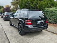 Gebraucht Mercedes ML320 224 PS (164 kW) 2007 Schwarz SUV