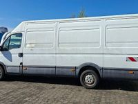Second-hand Iveco Daily 126 CP (92 kW) 2012 Alb Berlinǎ