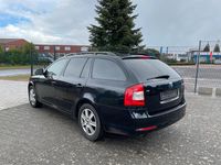 Gebraucht Skoda Octavia Ambition 105 PS (77 kW) 2012 Schwarz Kombi