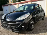 Gebraucht Peugeot 206+ 73 PS (53 kW) 2011 Schwarz Kleinwagen