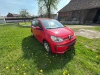 Usado VW up! 65 CV (47 kW) 2020 Rojo Utilitario