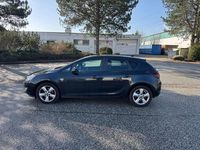 Gebraucht Opel Astra 110 PS (80 kW) 2012 Schwarz Limousine