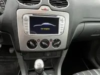 Gebraucht Ford Focus 80 PS (58 kW) 2010 Weiß Coupé