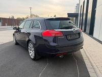 Usado Opel Insignia Innovation 194 HP (142 kW) 2012 Roxo Carrinha